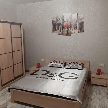 1 Stop From Railway Station Apartment Kiev Exterior foto